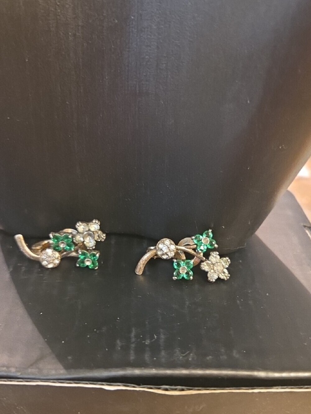 Vintage Green Rhinestone Flower Clip Earrings [1377].